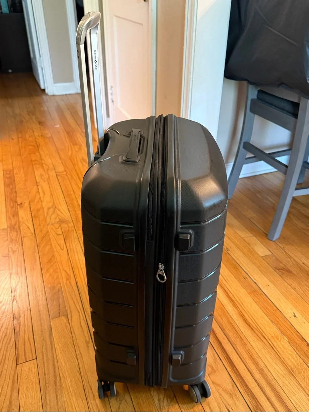 Samsonite Black Freeform Medium Check-in Hardside Spinner